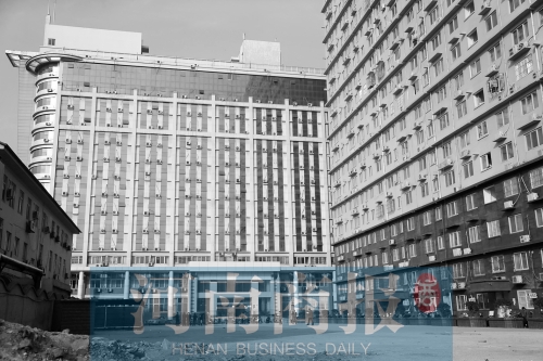 因購(gòu)房尾款沒有交齊，鄭州一小區(qū)多戶業(yè)主的生活用水被停掉，有的連續(xù)半個(gè)月沒水吃。