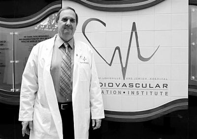 這是負(fù)責(zé)這一項(xiàng)目的生物學(xué)家斯圖爾特·威廉斯今年3月6日接受采訪時(shí)拍的照片。