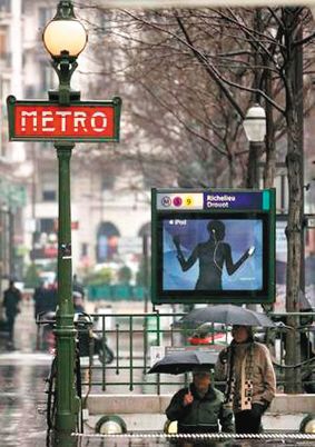 法國設(shè)置“語言警察”，防止民眾在受限制的場合說英語或聽英語內(nèi)容。