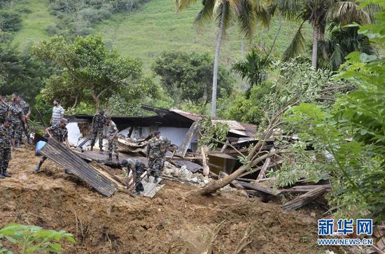 10月29日，斯里蘭卡救援部隊(duì)抵達(dá)山體滑坡災(zāi)區(qū)展開救援。