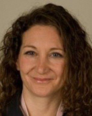 世衛(wèi)組織流感專家芒福德博士指出，H5N8病毒有可能會傳染給人。