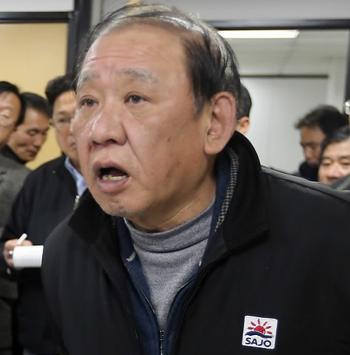 思潮產(chǎn)業(yè)的負(fù)責(zé)人向失蹤者家屬說(shuō)明情況