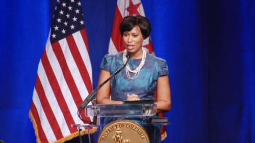 穆麗爾·鮑澤成為了華盛頓歷史上第一位非裔女市長。