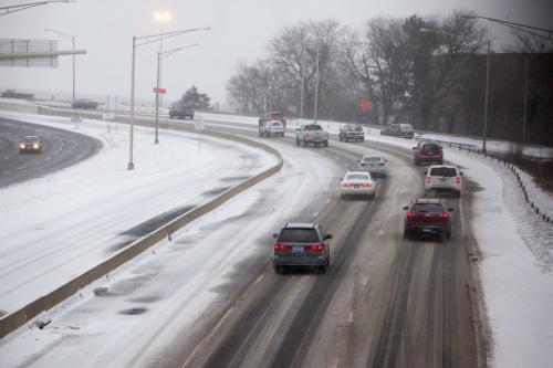 特大暴風(fēng)雪襲擊美國東北部，多州進(jìn)入緊急狀態(tài)。