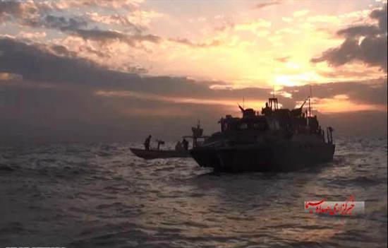圖為被伊朗俘獲美軍艦艇。