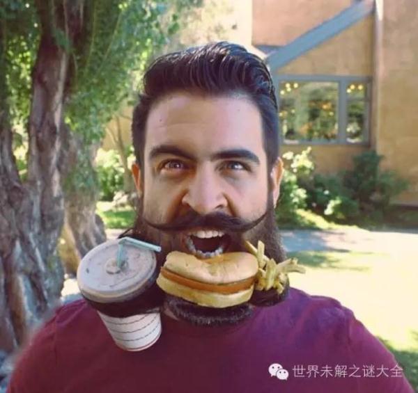 美國(guó)大叔有一把神奇的胡子：可以變成各種造型