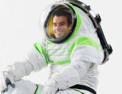 18個(gè)保障生命運(yùn)轉(zhuǎn)系統(tǒng)的背包中只有11個(gè)可用，這些背包是用于支持宇航員在開放的宇宙空間中工作使用的，這些不可用的背包使得工作人員對(duì)在空間站工作結(jié)束之前的狀況表示擔(dān)憂。