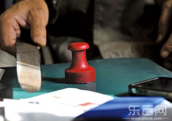 陶云江說起自己的女兒、家庭和現(xiàn)在的狀況時幾度哽咽