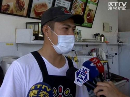 老板表示，妻子的主治醫(yī)師也說過，確實有“驚嚇導(dǎo)致流產(chǎn)”的案例。