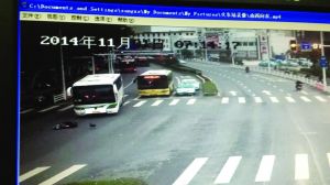 老人倒在路上，最終不治