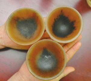 要價20萬元的犀牛角碗。