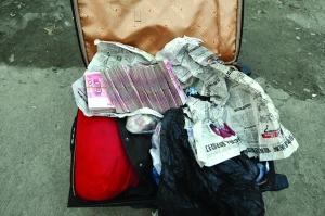 農民工撿到13萬 糾結3天交不交后還給失主(圖)