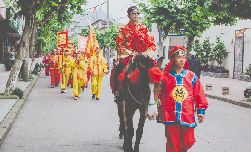 我的意中人騎著大馬，八抬大轎來娶我