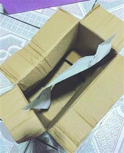 拼多多團購面膜，結果送來一個空盒、一張紙條。