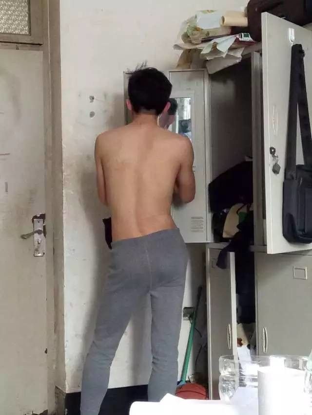 這個(gè)學(xué)校的男生宿舍火了！女同學(xué)都喊著要嫁