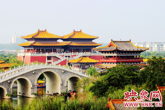 美不勝收 爬山、游園、賞奇觀（組圖）