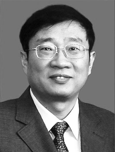 殲-15飛機(jī)研制現(xiàn)場(chǎng)總指揮羅陽，因突發(fā)急性心梗殉職，享年51歲