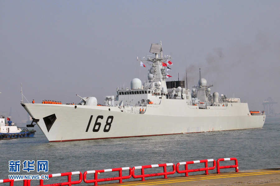 　25日15時(shí)，海軍南海艦隊(duì)“廣州”號驅(qū)逐艦駛?cè)霃V州南沙汽車碼頭