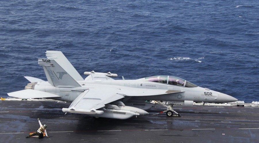 6月24日，美國和韓國在黃海海域舉行大規(guī)模海上聯(lián)合軍演。