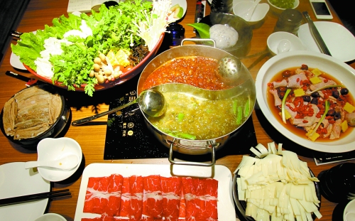 山西火鍋店爆炸事件后，鄭州用電磁爐的火鍋店生意火爆。