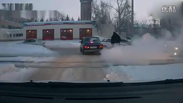 國(guó)外行車(chē)記錄儀記錄下的暖心畫(huà)面 人間處處有美好