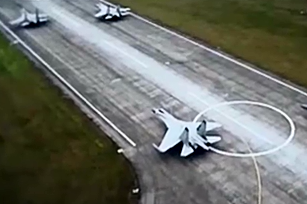 中國(guó)空軍震撼宣傳片 你從未見過的拍攝角度