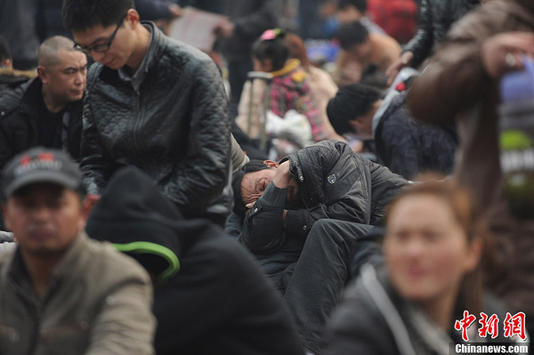 2013年春運(yùn)直擊：漫漫回家路上的眾生百態(tài)