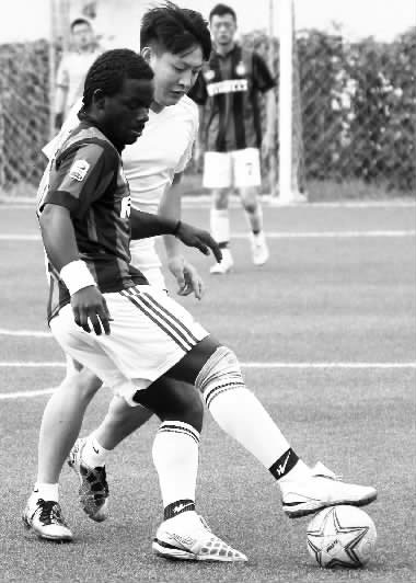 黑人小伙維安雖然沒(méi)有進(jìn)球，但其在場(chǎng)上展現(xiàn)出來(lái)的個(gè)人能力，贏得了對(duì)手的稱贊