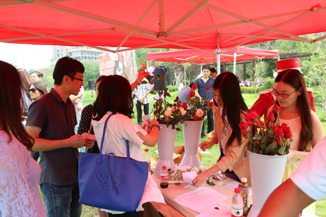 號(hào)牌、玫瑰一個(gè)不能少