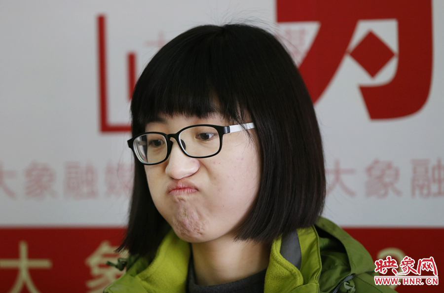 偶爾來個這樣的表情，算是放松緊張的心情吧！