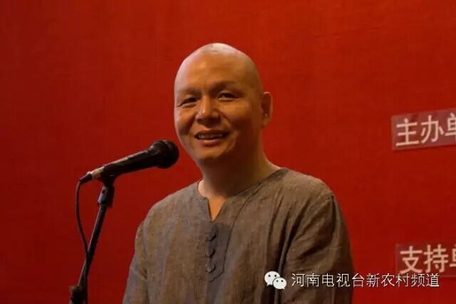 書畫家協(xié)會副主席，中國書畫家協(xié)會會員，河南省青年書法家，蘆荻