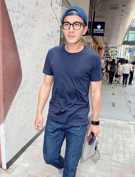 劉愷威赴女裝店取衣服 封嘴避談婚變傳聞