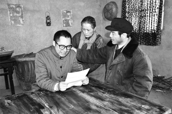 《焦裕祿》拍攝現(xiàn)場，演員穿著冬裝拍戲