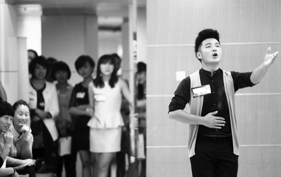 面試處，選手進(jìn)行才藝展示