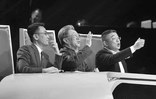 困擾著很多漢語使用者的問題，被三位先生以輕松幽默的方式提出來自嘲后，都令觀眾會心大笑。