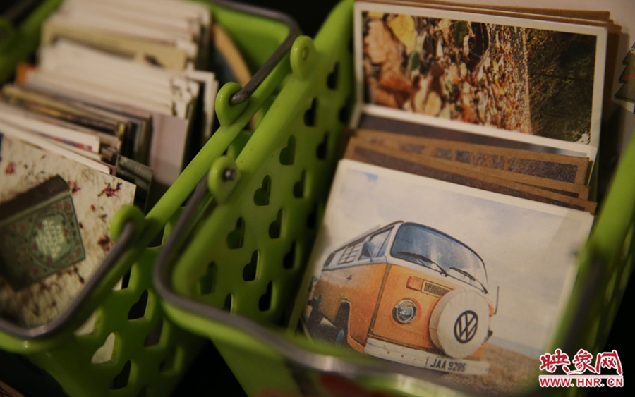 書(shū)店內(nèi)出售的書(shū)簽。