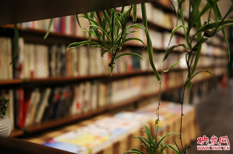 書(shū)店內(nèi)的裝飾。