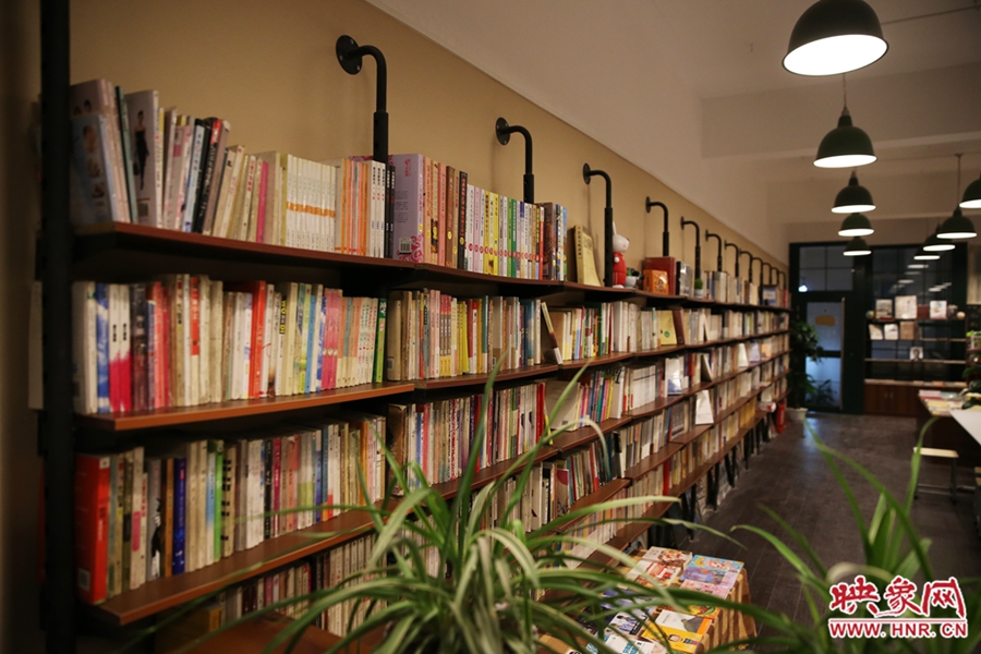 書(shū)店內(nèi)的裝飾。