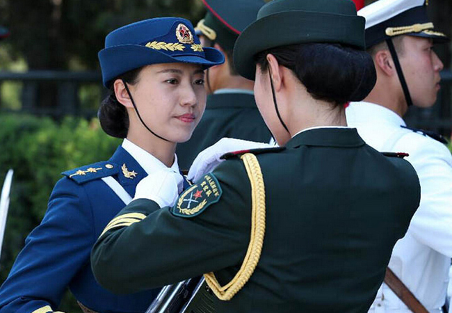 女儀仗兵,這才是2014年真正的女神！