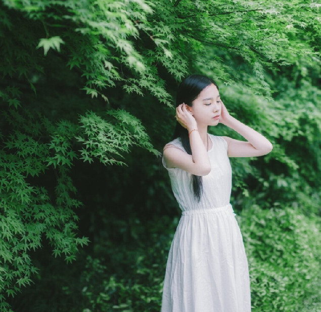 同濟(jì)90后學(xué)霸女神?；?顏值爆表清純迷人